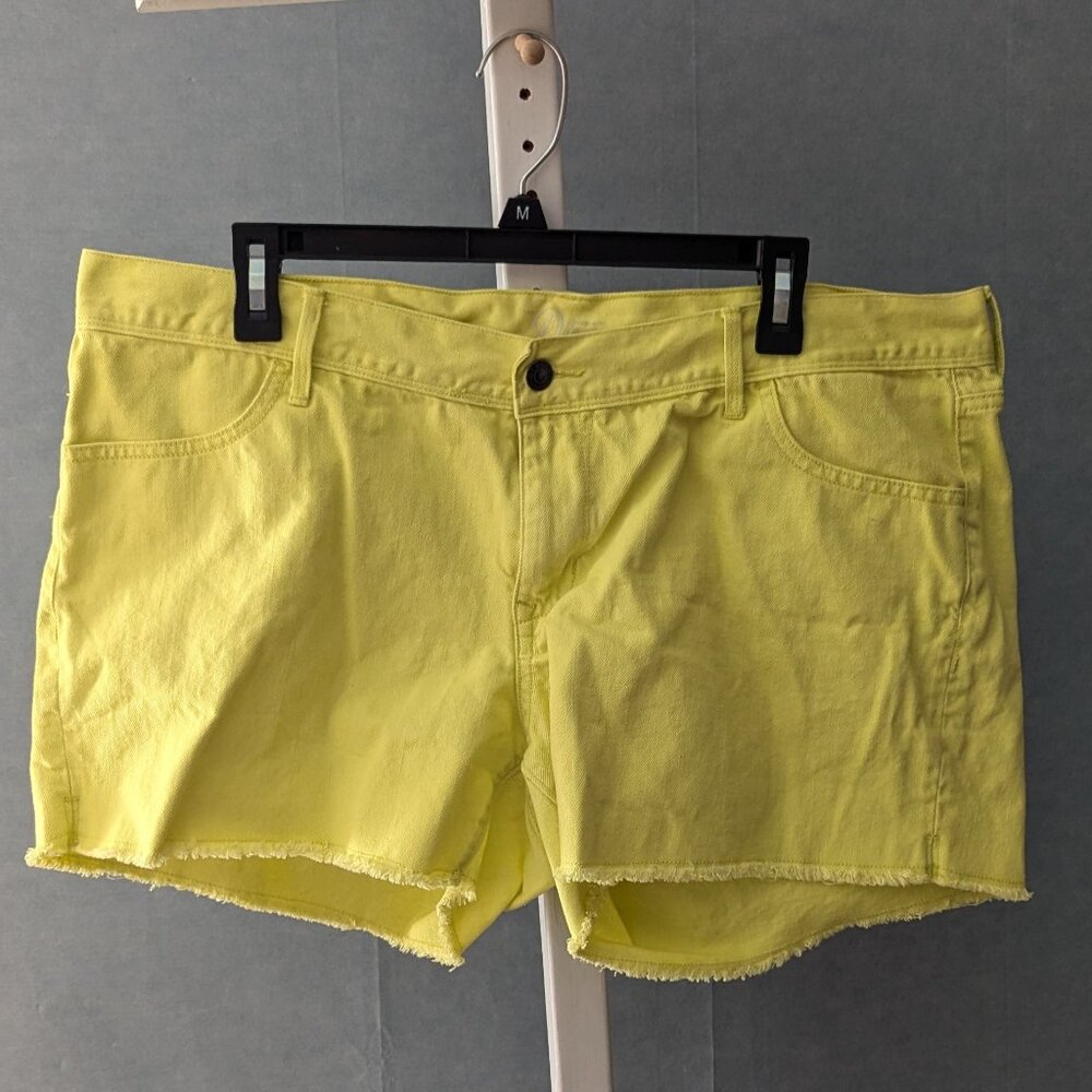 PLUS SIZE Old Navy Women's Diva Line Neon Yellow Cut-off Fringe Jean Shorts US16